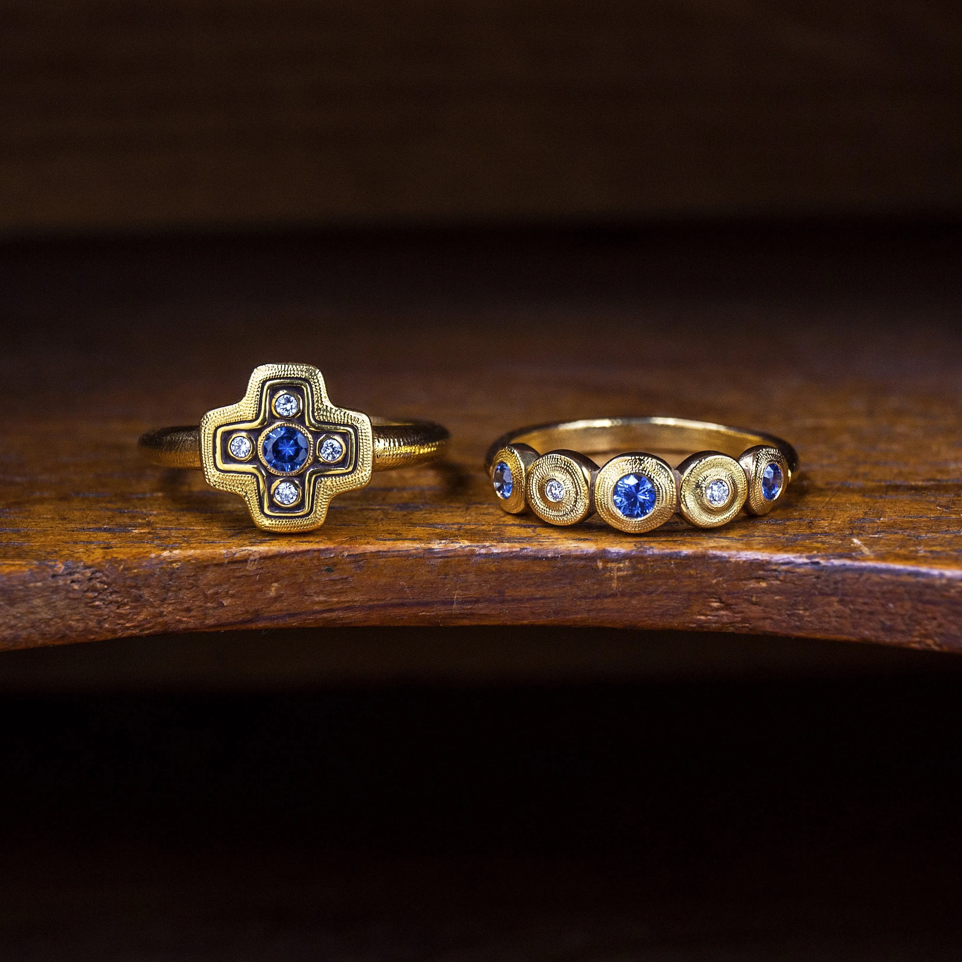 ALEX SEPKUS 18K YELLOW GOLD 'LITTLE CROSS' SAPPHIRE AND DIAMOND RING