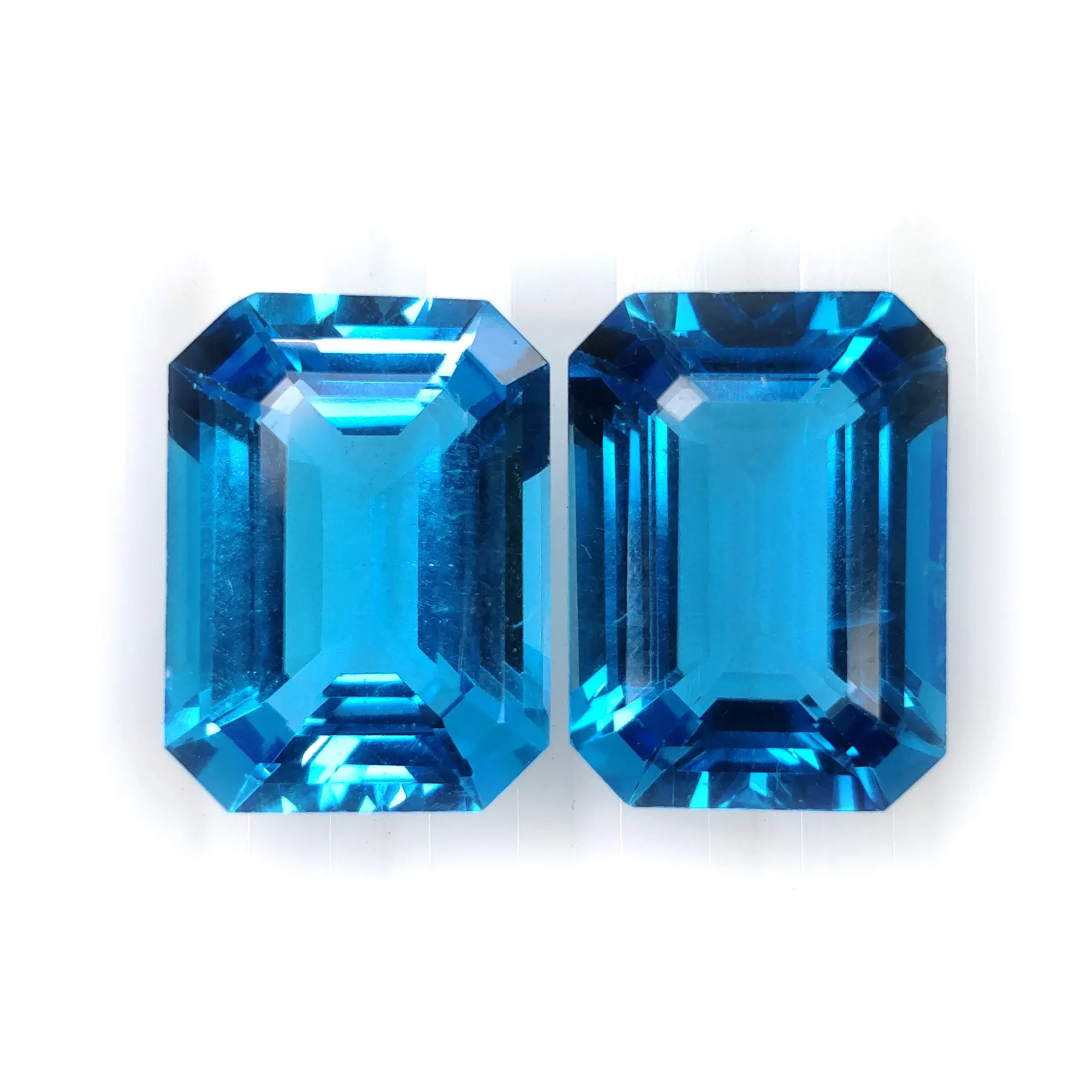 CERTIFIED BLUE TOPAZ Gemstone Normal Cut : 24.30cts Natural Unheated Topaz Octagon Shape 15.96*11.66mm Pair