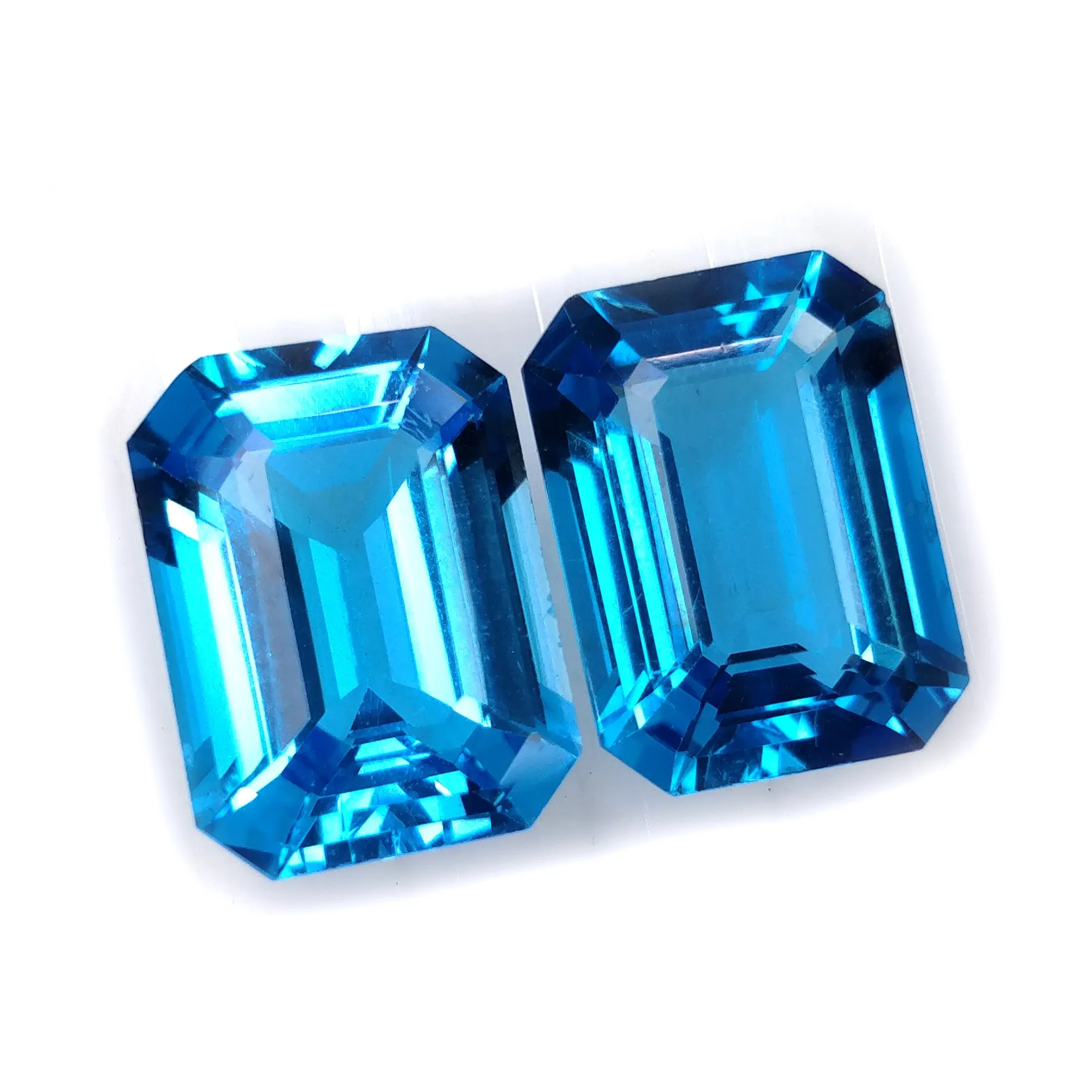 CERTIFIED BLUE TOPAZ Gemstone Normal Cut : 24.30cts Natural Unheated Topaz Octagon Shape 15.96*11.66mm Pair