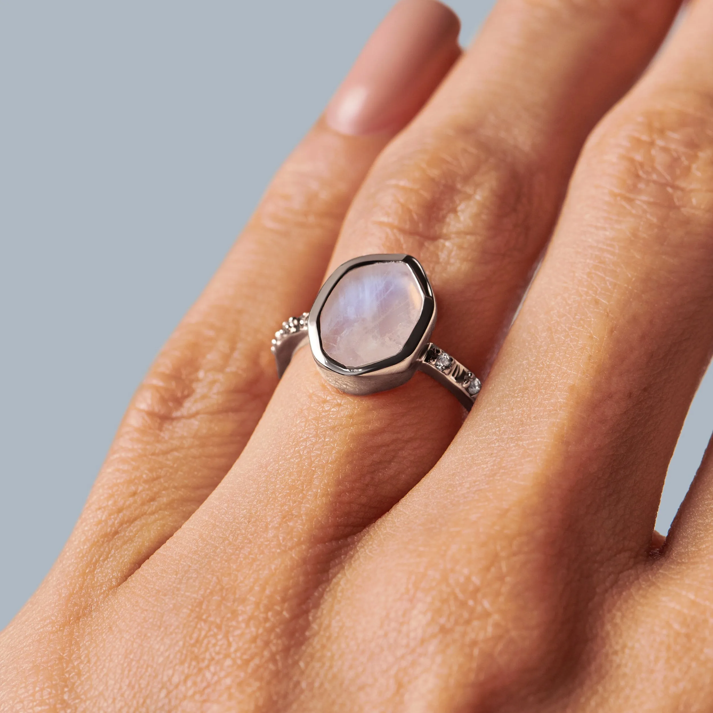 Crystal Ring - Hypnotic Moonstone