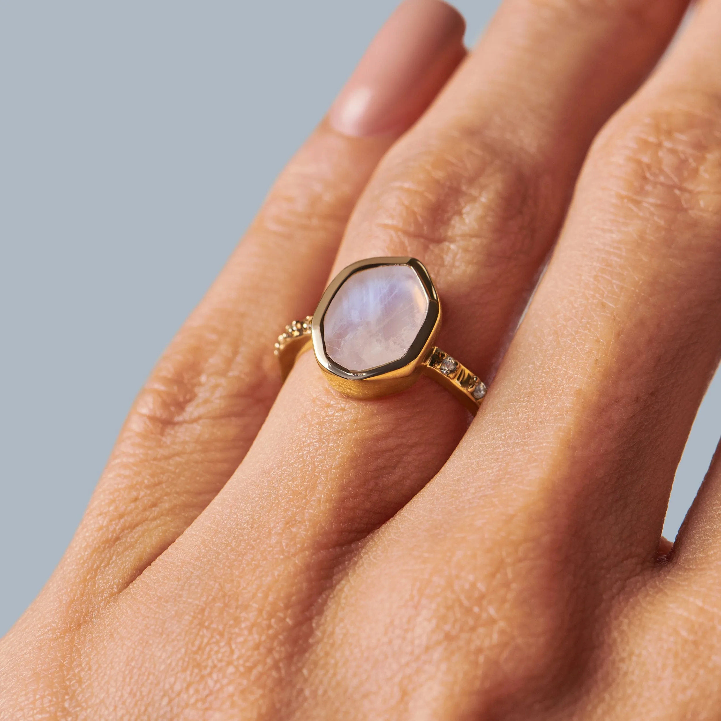 Crystal Ring - Hypnotic Moonstone