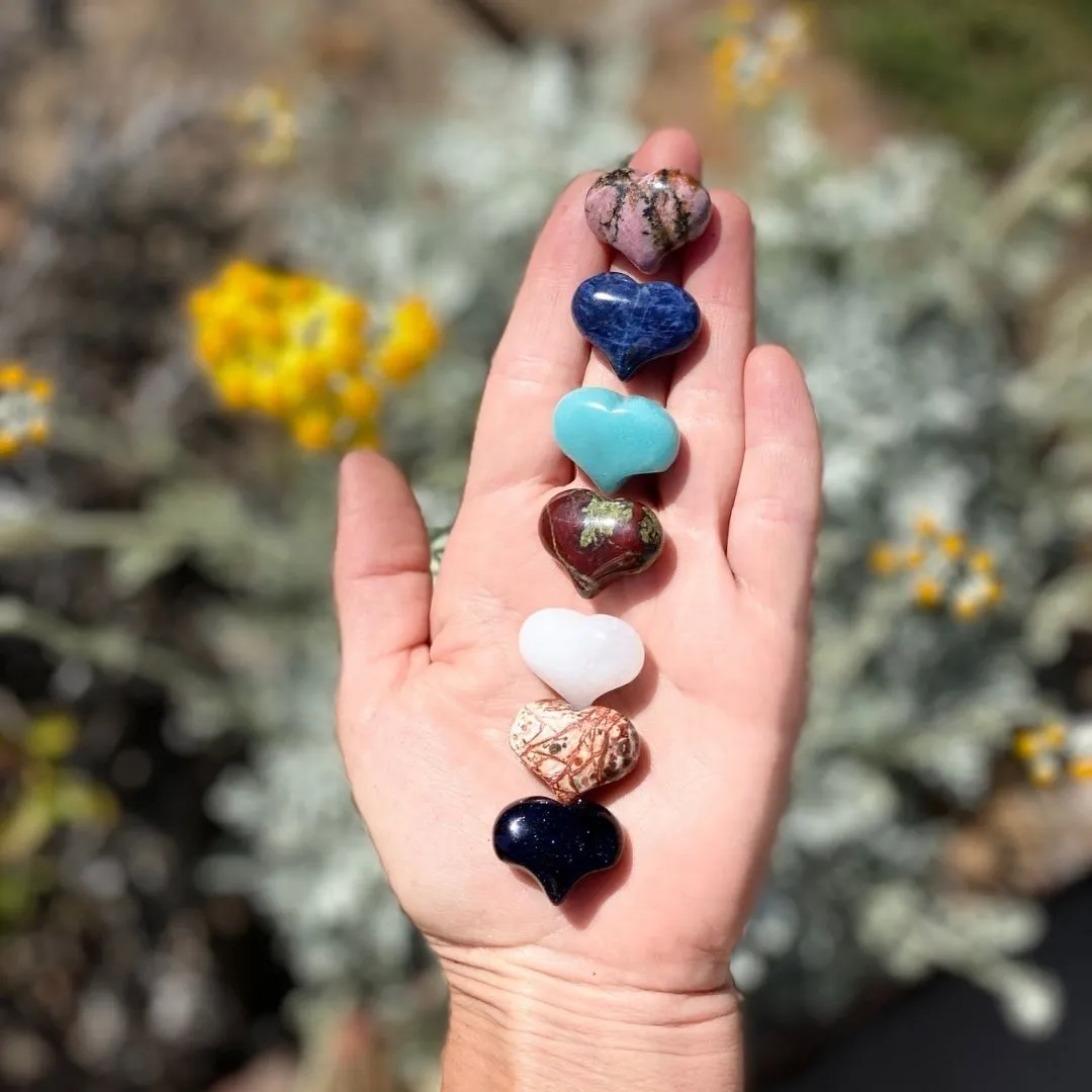 Heart Shaped Healing Gemstones Corresponding with the Seven Chakras