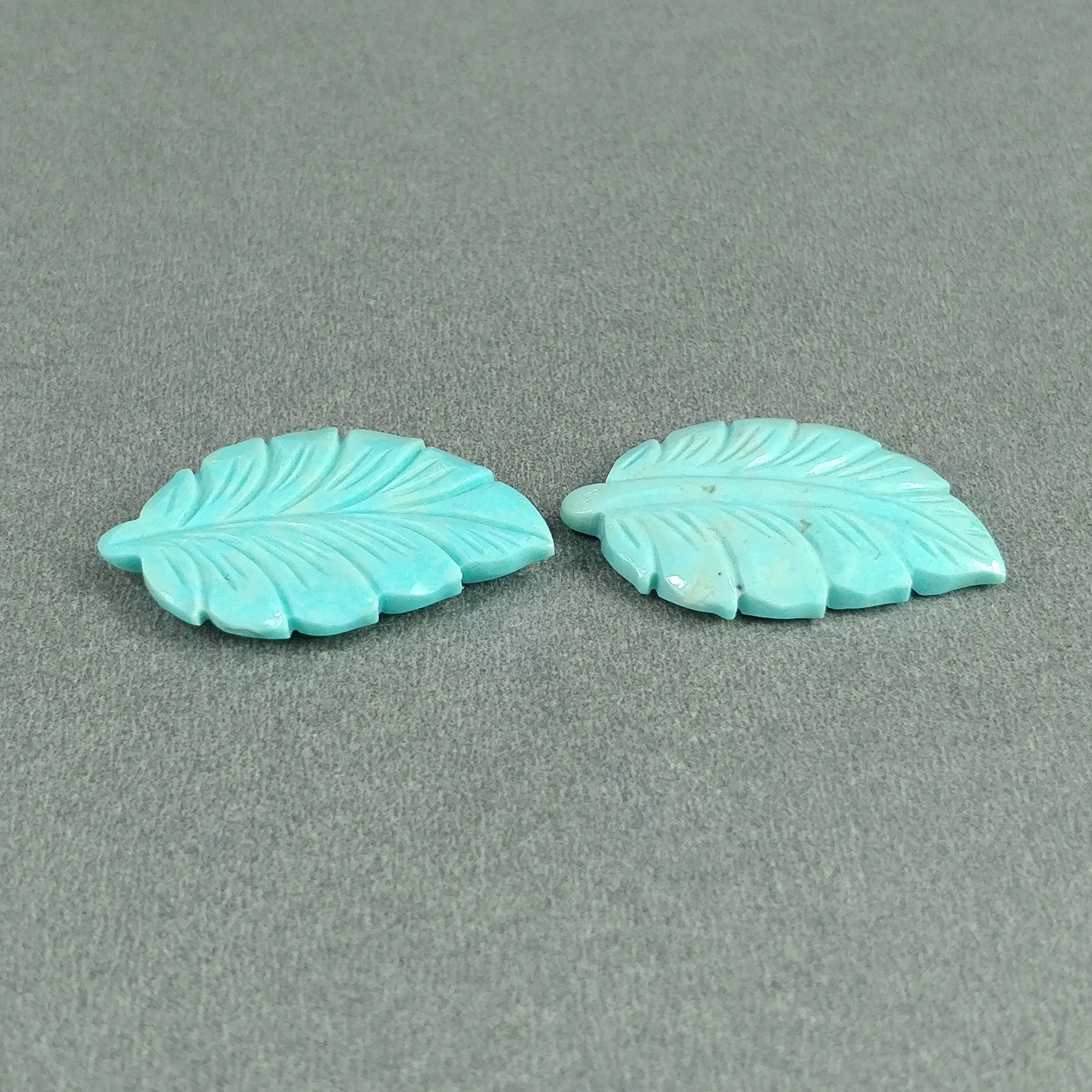 Kingman Arizona TURQUOISE Gemstone Carving December Birthstone : 22.50cts Natural Turquoise Hand Carved Indian LEAVES 29*19mm Pair